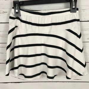 Gymboree Girls Black & White Striped Skirt Size 5